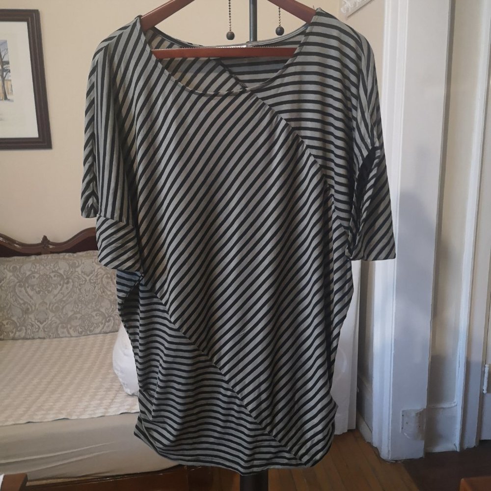 3/$20 Haani sweater/dress